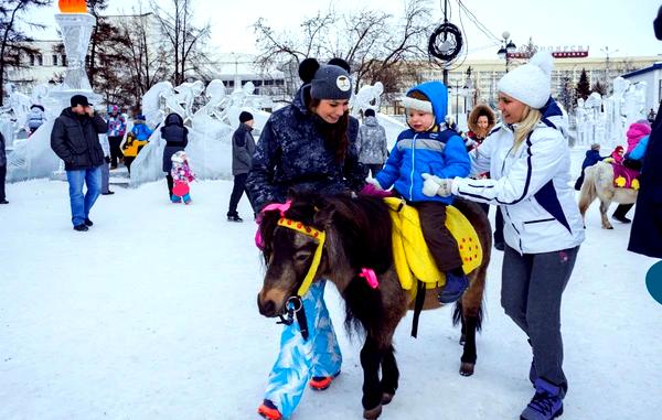 ### Налаживание связей с городскими сообществами верховой езды